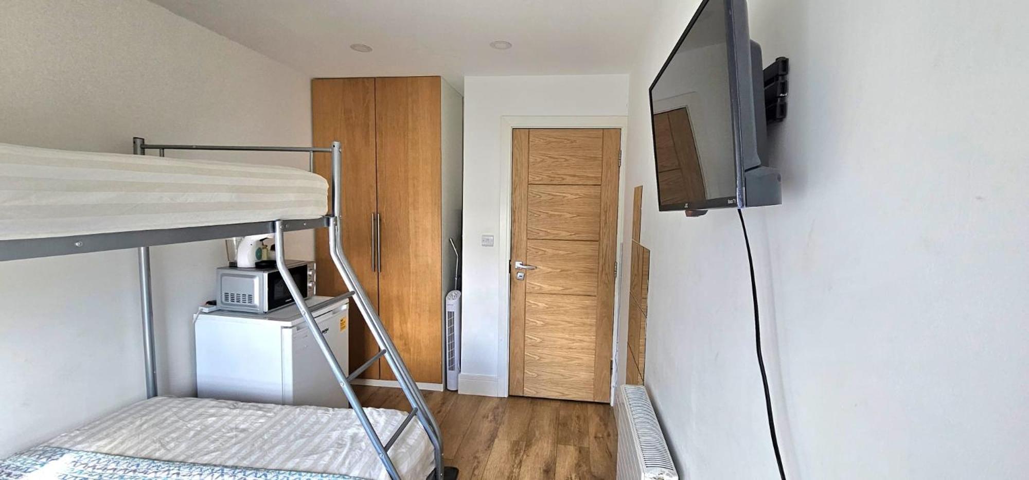 Alpha Accommodations Лондон Екстериор снимка