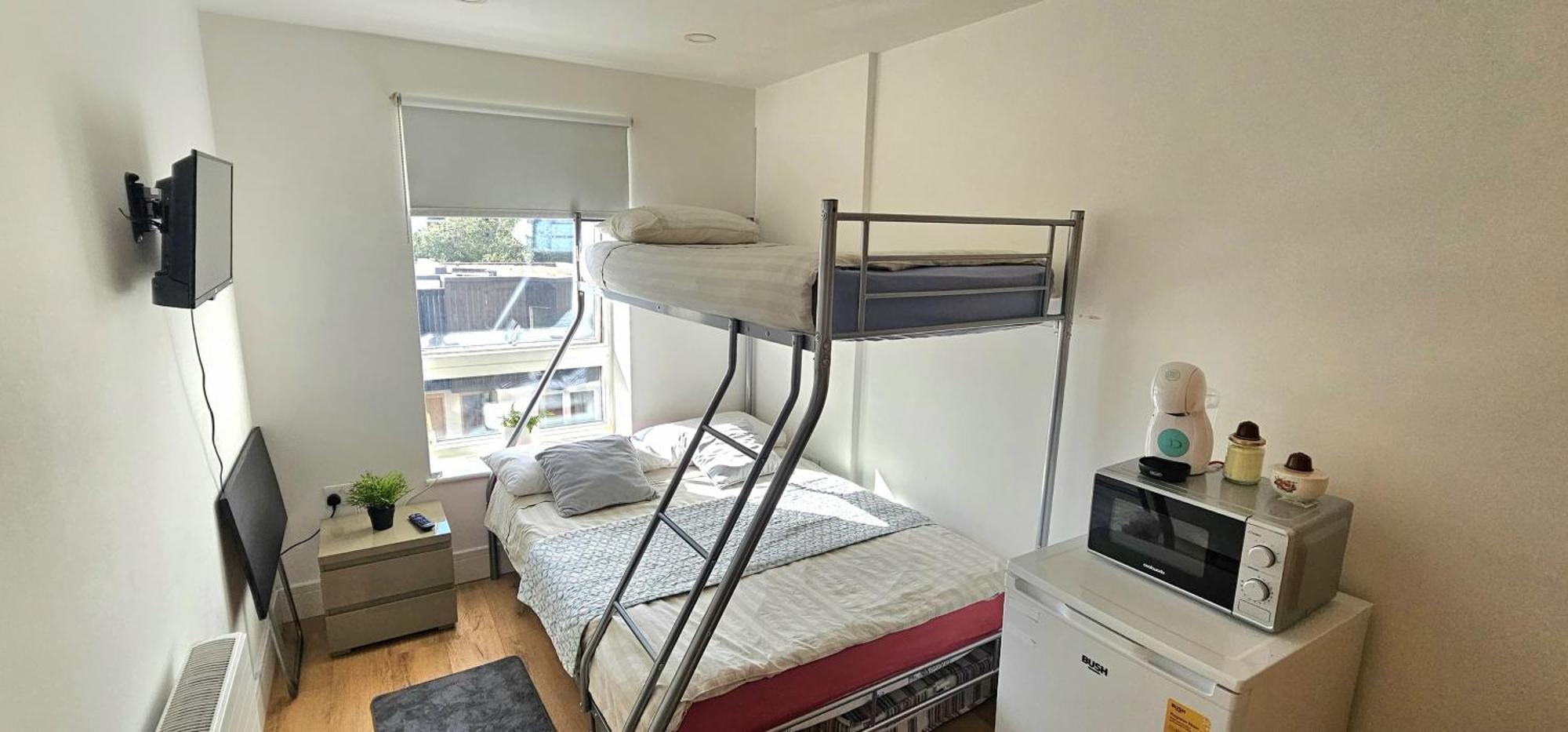 Alpha Accommodations Лондон Екстериор снимка
