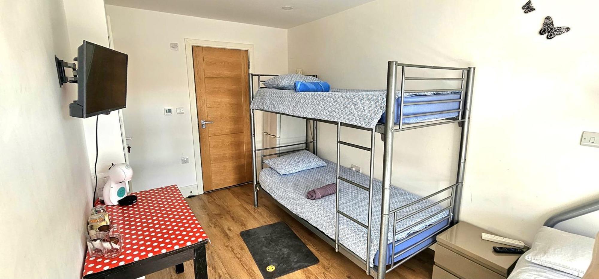 Alpha Accommodations Лондон Екстериор снимка