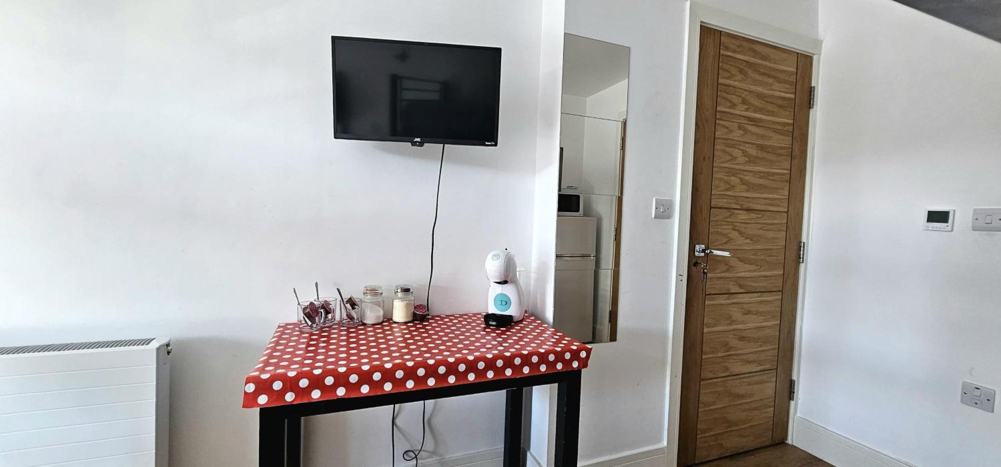 Alpha Accommodations Лондон Екстериор снимка